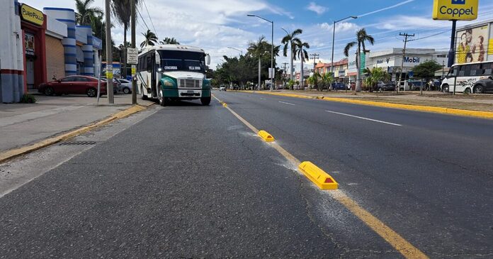 ¡Aguas con la multa! Conductores aún no adoptan la cultura vial del carril preferencial en Mazatlán