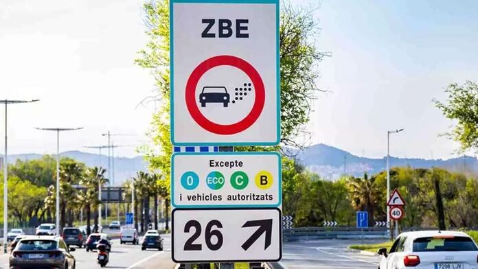 Estas son todas las ciudades donde no pueden entrar ya los coches sin Etiqueta DGT