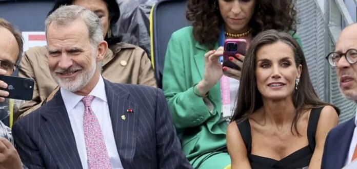 La reina Letizia rescata su precioso vestido de Carolina Herrera para la ceremonia de inauguración de los Juegos Olímpicos de París