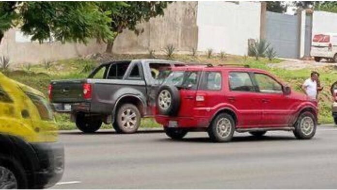 Asesinan a balazos a policía municipal frente a sus hijos mientras conducía en Jalisco