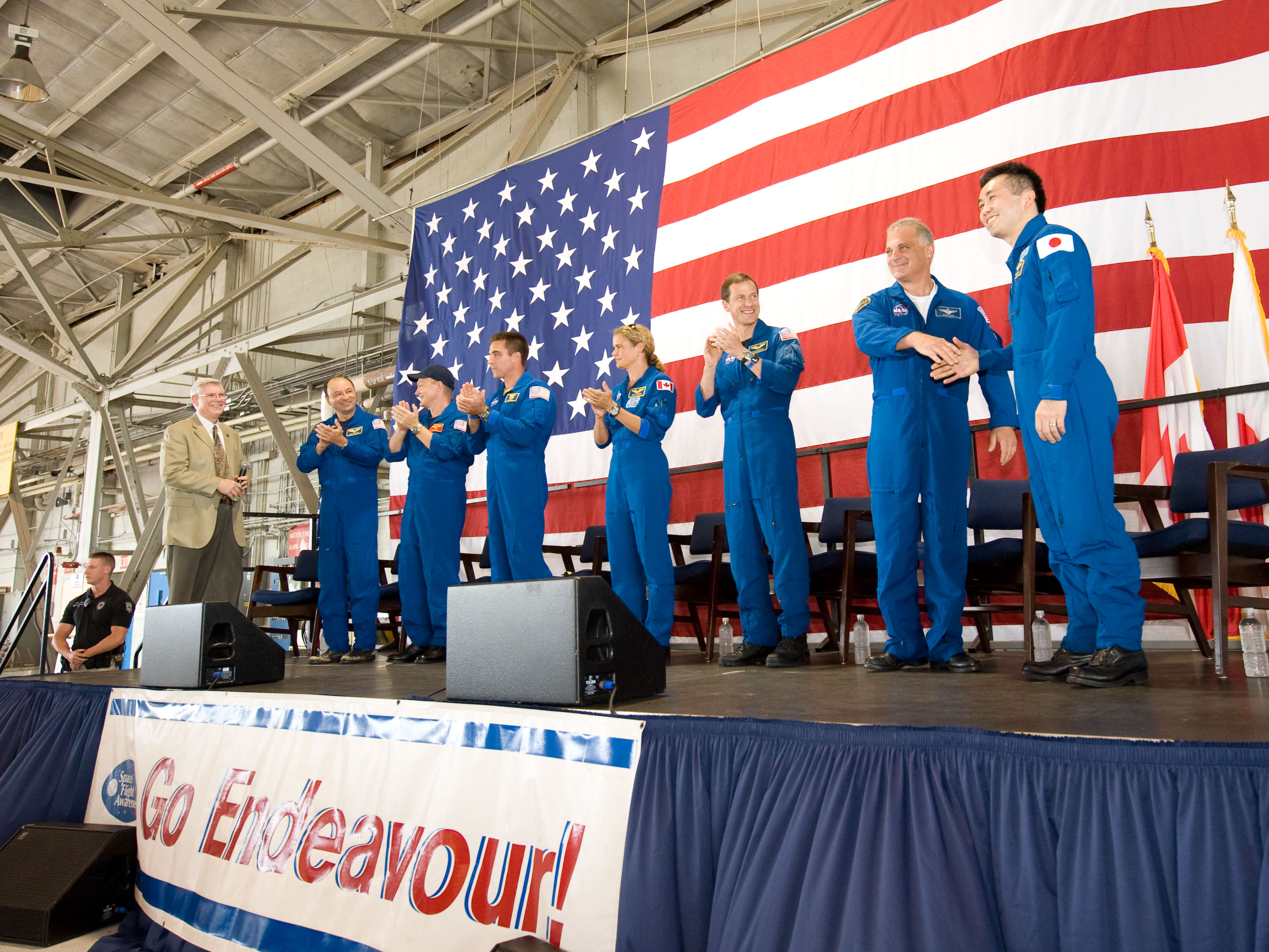 Ceremonia de bienvenida a la tripulación del STS-127 en Ellington Field en Houston