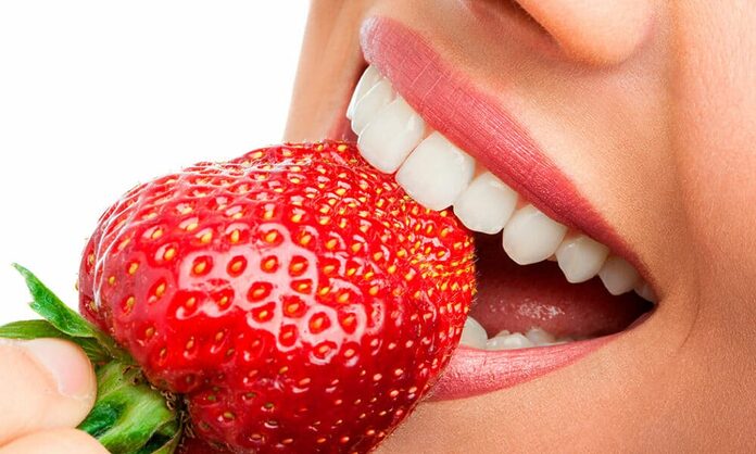 Rico y saludable para tu boca: la estrecha relación entre alimentación y salud bucodental