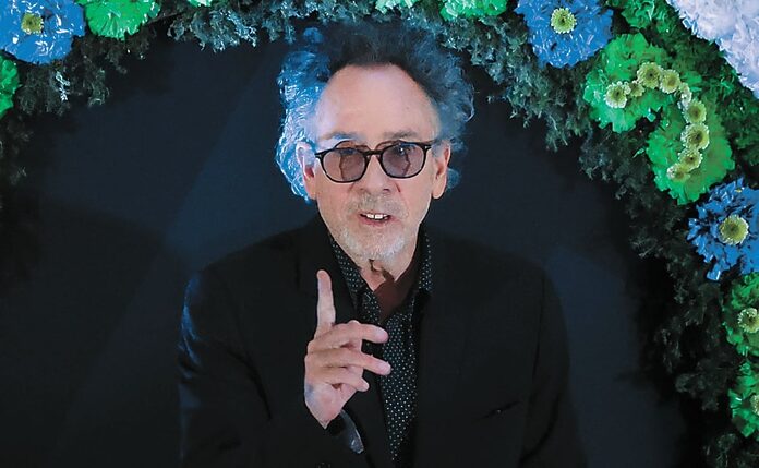 Tim Burton reúne en México a su “familia extraña”