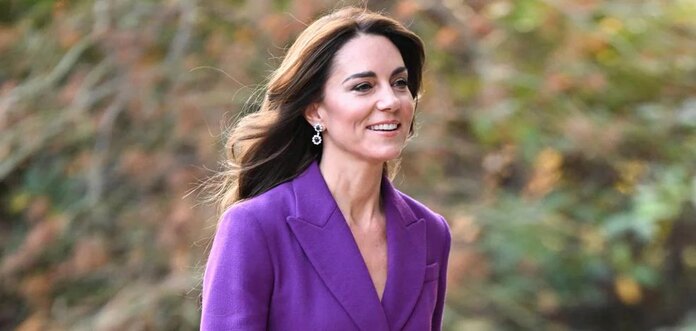 El estilo de Kate Middleton, la mejor heredera de Lady Di con sus icónicas blazers bicolor, faldas plisadas y jeans con zapatillas