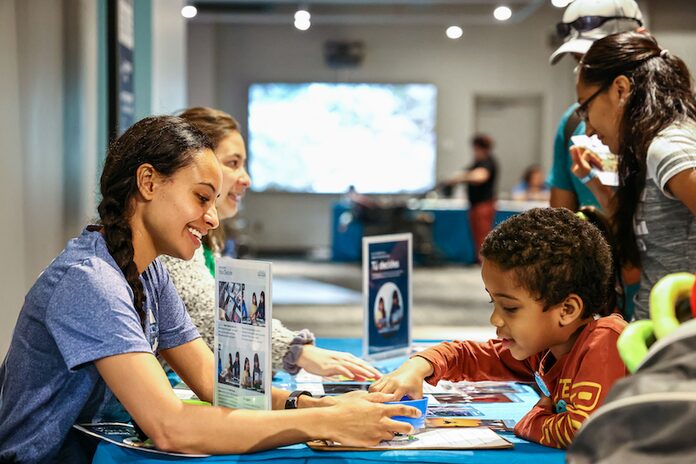 Co-creando experiencias auténticas de aprendizaje STEM con comunidades latinas