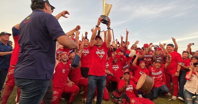 ¡Por la mínima! Abarroteros de Super Ávila son campeones de la Liga Chevron Clemente Grijalva