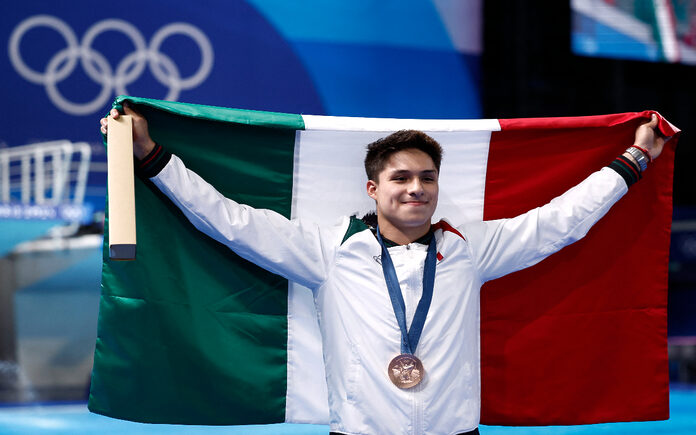 El doble medallista olímpico Osmar Olvera fue “operado con éxito”