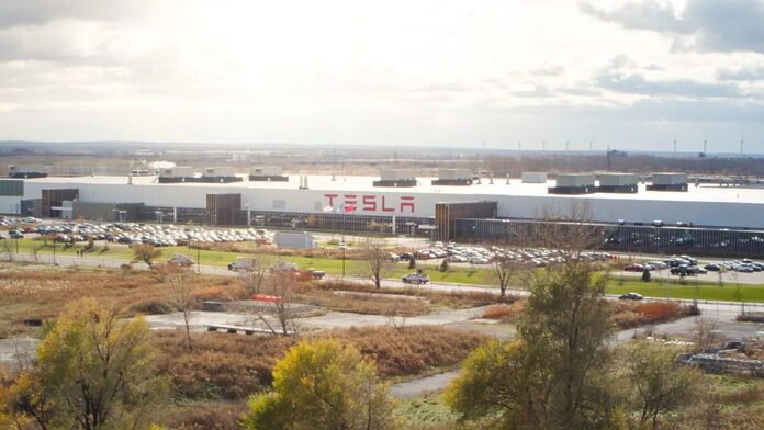 En la gigafactoría de Tesla se ponen malos tres veces más de lo normal. Sus jefes lo comprueban con una técnica que haría gracia si no fuera tan lamentable