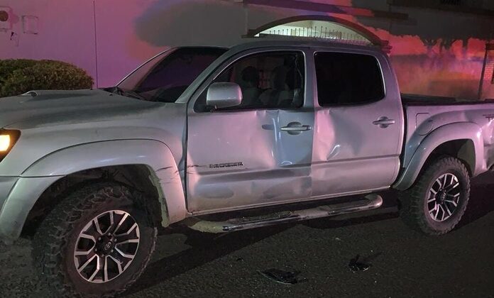 Kevin, José y Fernanda iban en una moto: jóvenes chocan contra una camioneta en Guasave