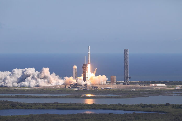 ¡Despegue! El Europa Clipper de la NASA navega hacia la luna oceánica de Júpiter