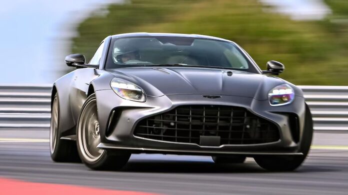 Prueba del Aston Martin Vantage Coupé de 2024: 665 CV de pura adrenalina