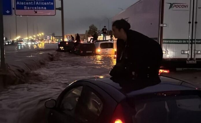 72 muertos tras inundaciones en la provincia de Valencia, según Gobierno regional  | El Universal