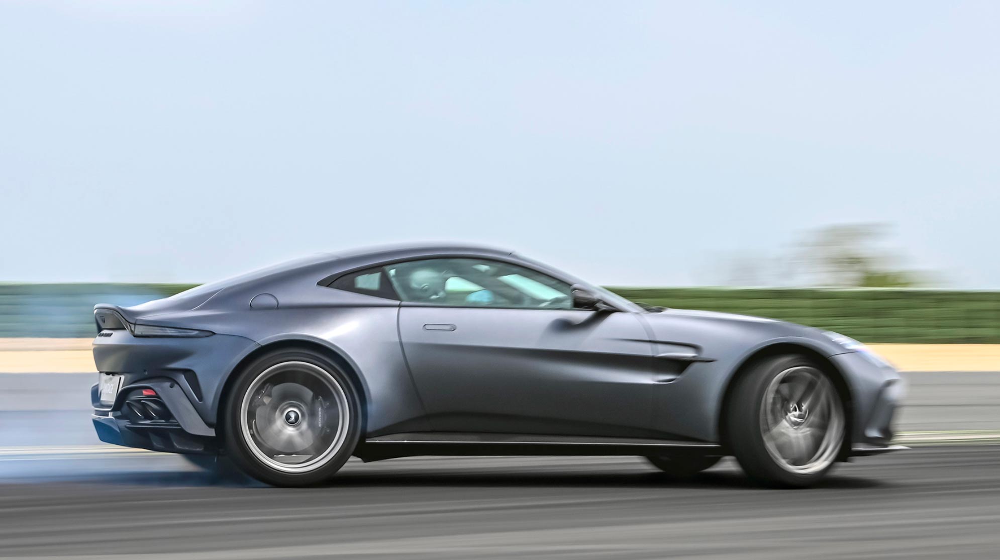 Prueba del Aston Martin Vantage Coupé de 2024, barrido