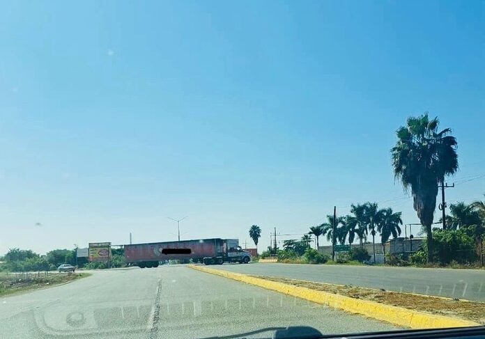 ¡Atentos! Se registran bloqueos en la carretera Culiacán-Eldorado este sábado