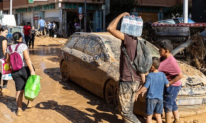 Cómo se preparan los sanitarios ante los retos epidemiológicos, psicológicos y organizativos provocados por la DANA