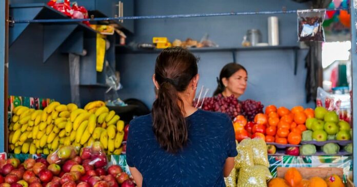 Comerciantes de Los Mochis dudan que disminuya el costo de la canasta básica y lamentan bajas ventas