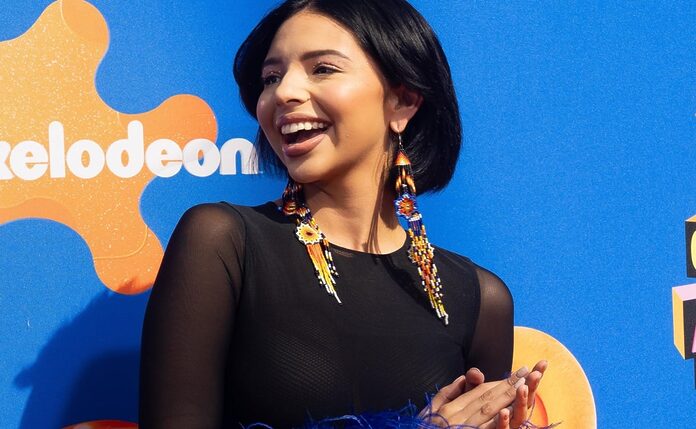 Ángela Aguilar, entre críticas y controversia,  protagoniza los Kids Choice Awards