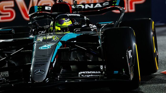 GP Las Vegas, Libres 1: Hamilton lidera el doblete de Mercedes con Sainz y Alonso en el top 10