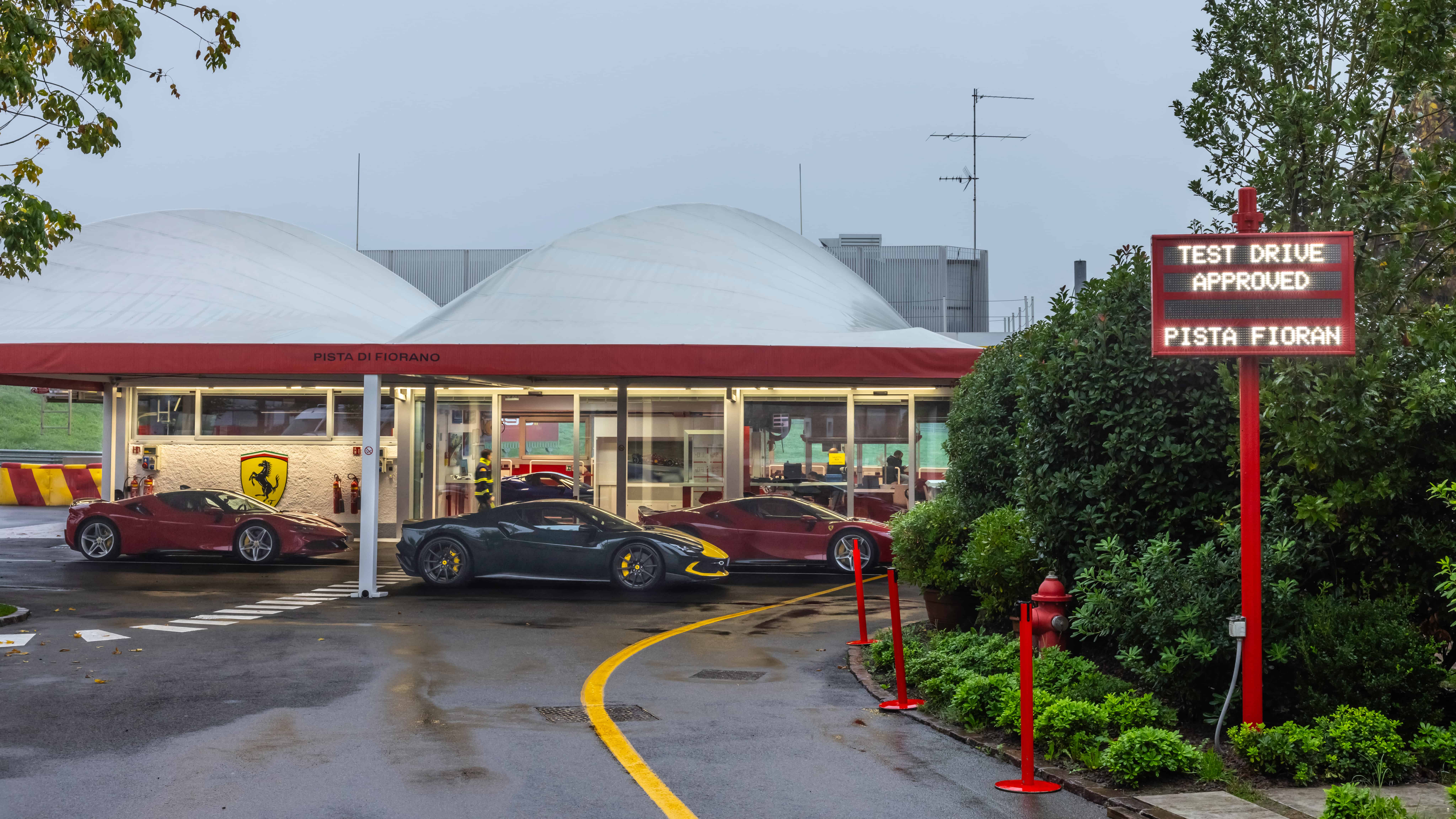 Así ha sido mi primera visita a uno de los templos del motor, el Circuito de Fiorano en Maranello, donde se da forma a los deportivos de Ferrari