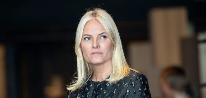 Mette-Marit de Noruega, acorralada: los mensajes que demuestran que conocía los abusos de su hijo desde hace dos años