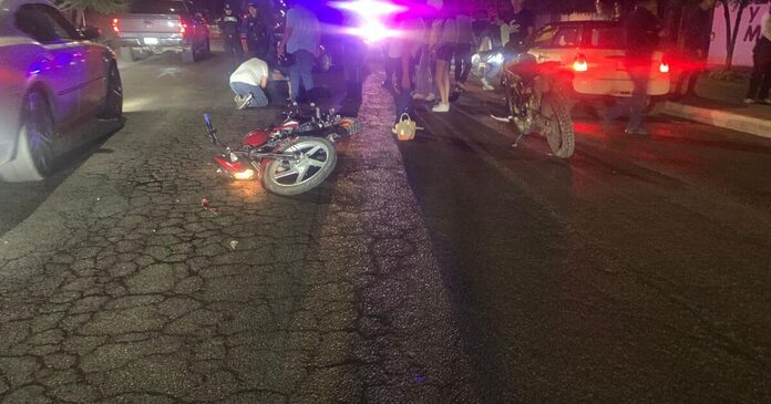 Joven motociclista derrapa y fallece antes de llegar al Hospital General de Escuinapa