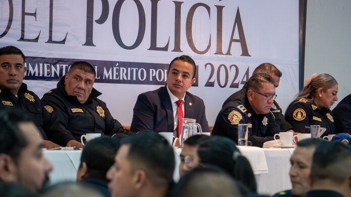 Janecarlo Lozano reconoce labor policial en Gustavo A Madero