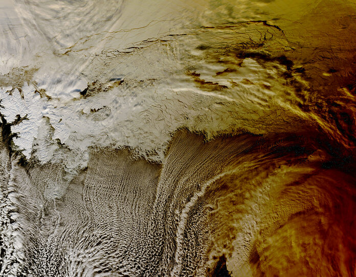 El satélite Terra de la NASA captura la sombra del eclipse de 2015