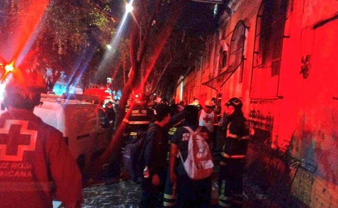 Incendio en la colonia Guerrero deja cuatro muertos; se trataba de un hotel en la calle de Camelia | El Universal