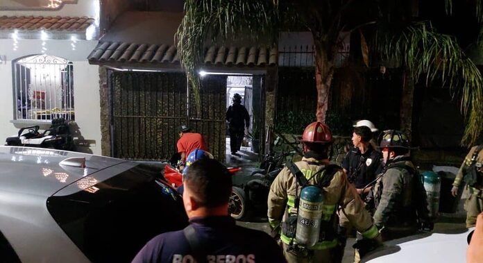 Extinguen incendio en el interior de una vivienda del Jacarandas en Mazatlán