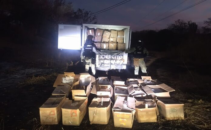 Incautan camión con mil 400 kilos de metanfetamina en Culiacán; continúan operativos en la zona | El Universal