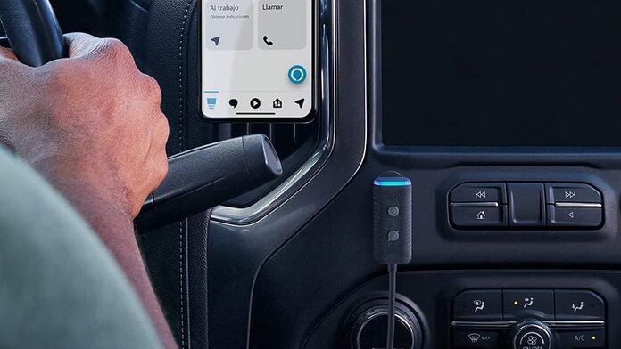 Amazon pisa el acelerador: el altavoz Alexa para coches sigue en oferta a mitad de precio tras Navidad