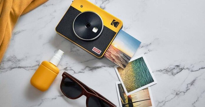 La cámara instantánea de Kodak que baja de precio para inmortalizar todos los momentos de este nuevo año