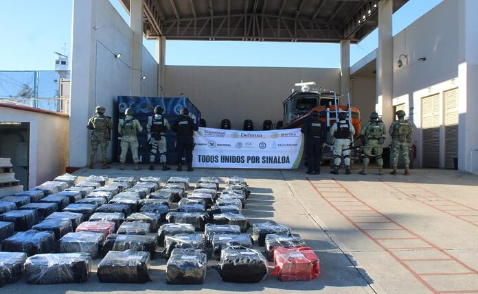 Aseguran más de 2.8 toneladas de cocaína y combustible en operativos marítimos entre Los Cabos y Mazatlán; hay 9 detenidos | El Universal