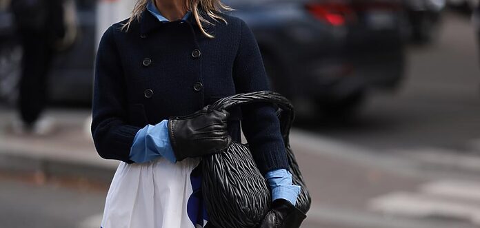 Prendas en azul marino para llevar este invierno si estás cansada del clásico negro