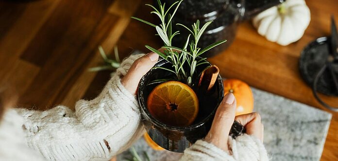 Tres beneficios poco conocidos del té de romero: una infusión barata, rica y antiinflamatoria